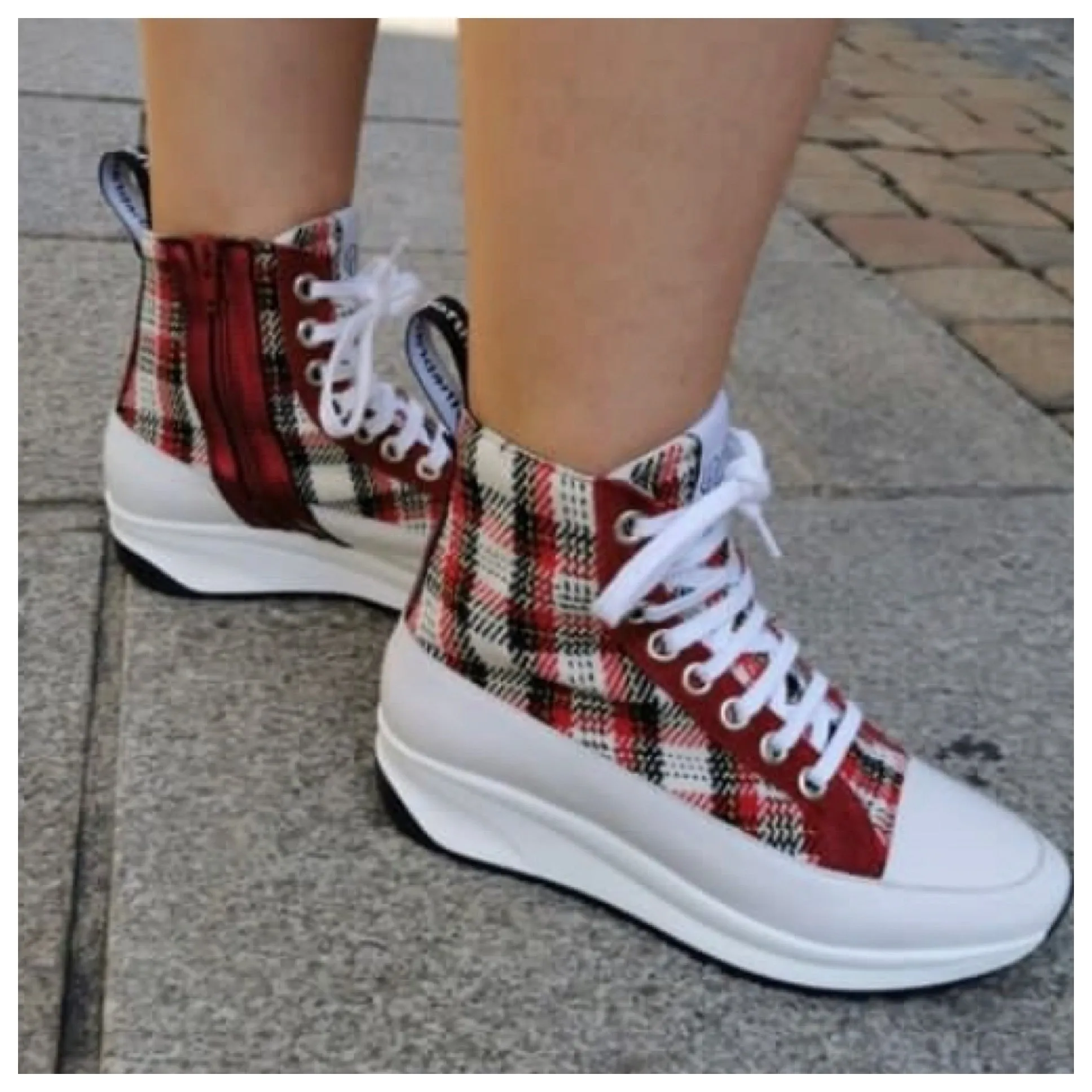 Charlie Classic Two Tone Sneaker