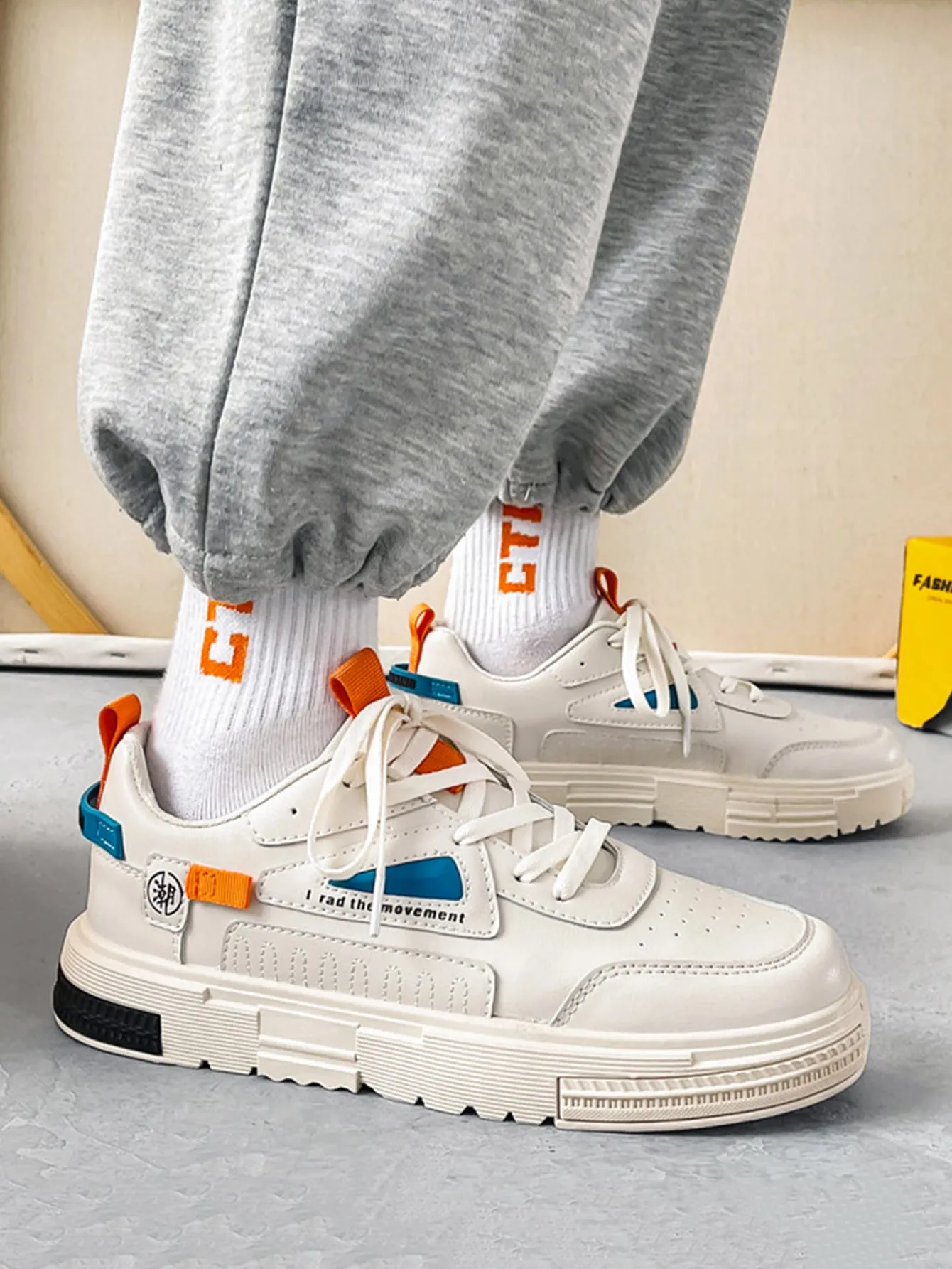 Men Casual Slogan Graphic Colorblock Lace-up Front Skate Shoes