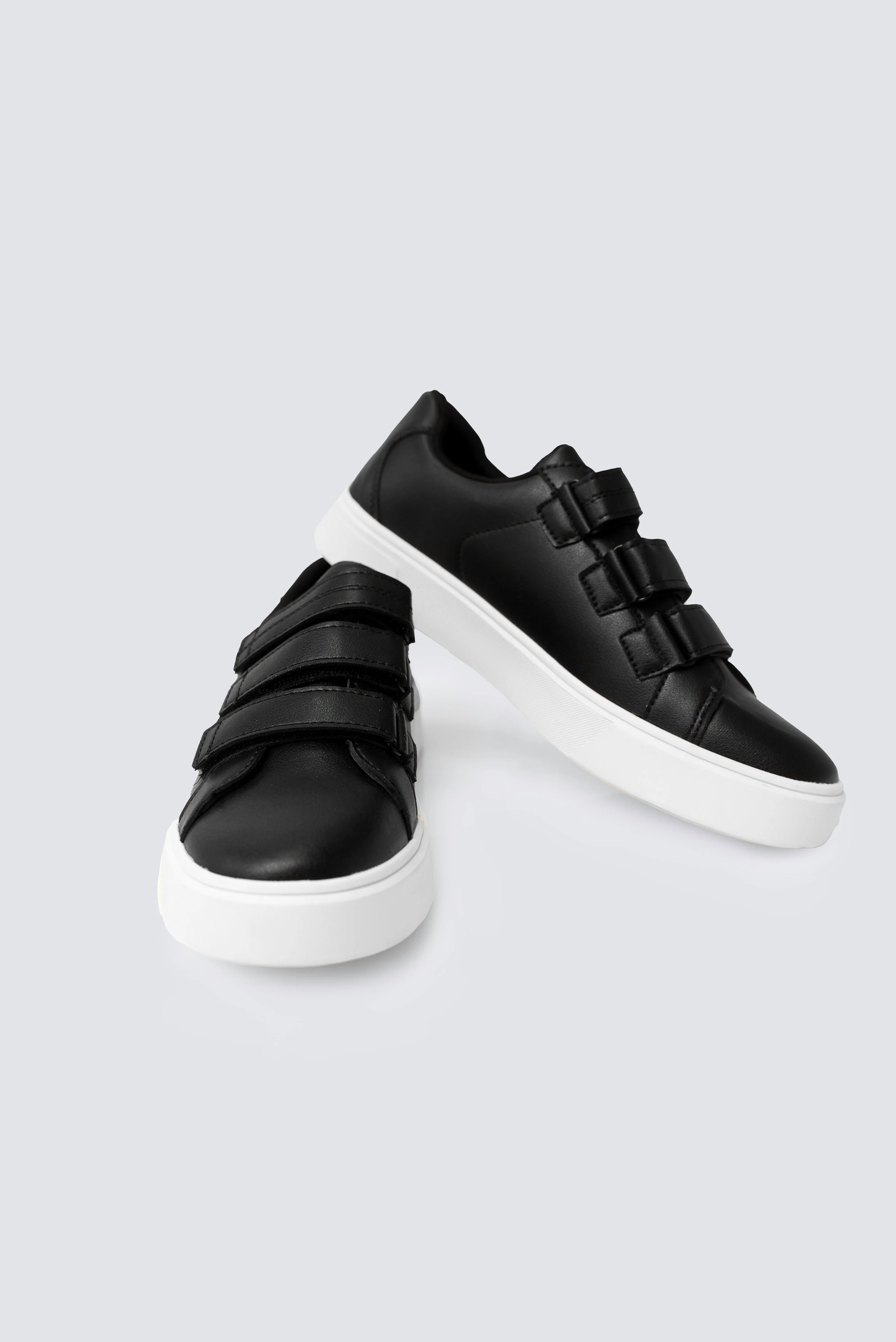 Men Triple Loop Style Sneakers