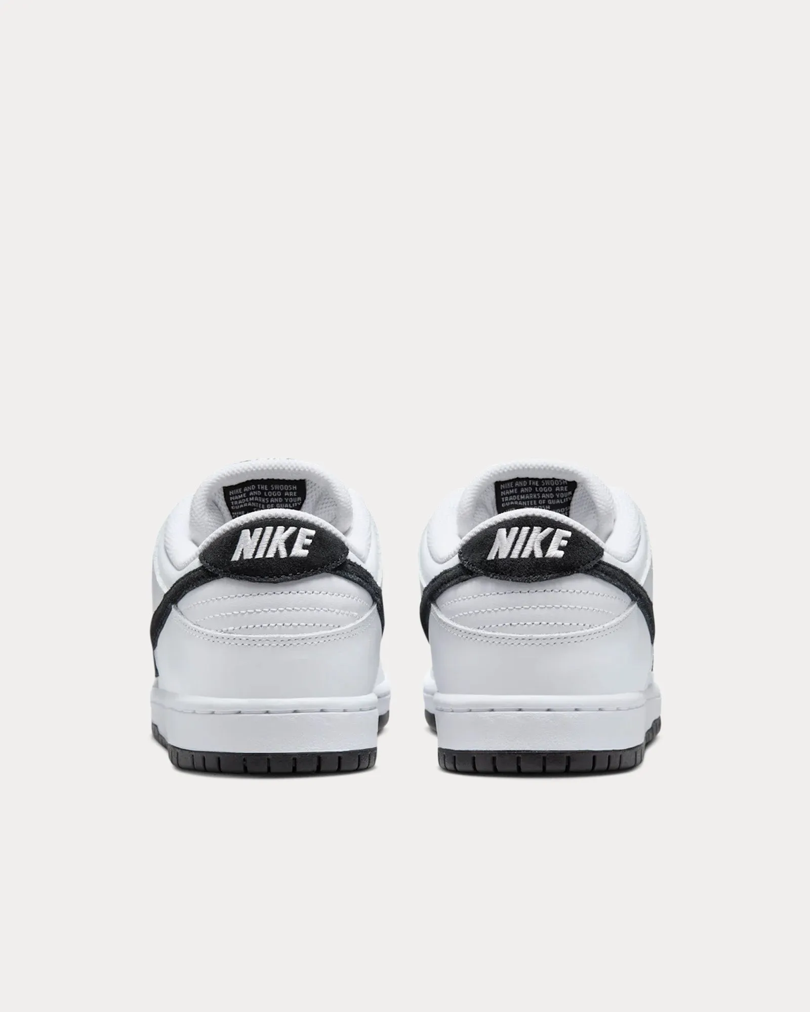SB Dunk Low Pro White / Black Low Top Sneakers